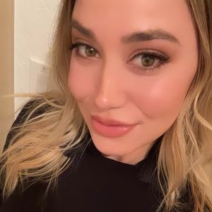 Meet your Posher, Steph